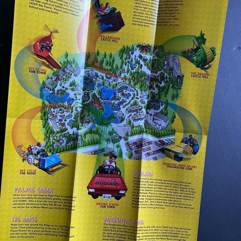 Vintage 2000 Legoland California amusement park brochure with guide map LEGO  - Image 5