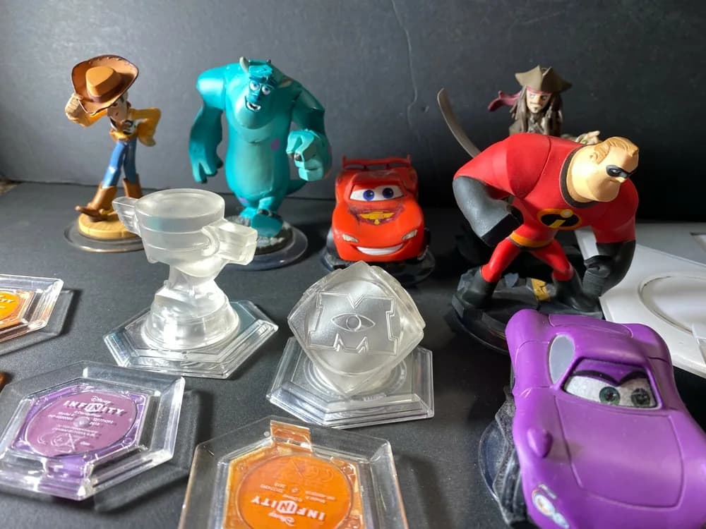 Disney Infinity + 2 Portal Pads + 6 Figures Disney Woody Cars Monsters Pirate  - Image 3