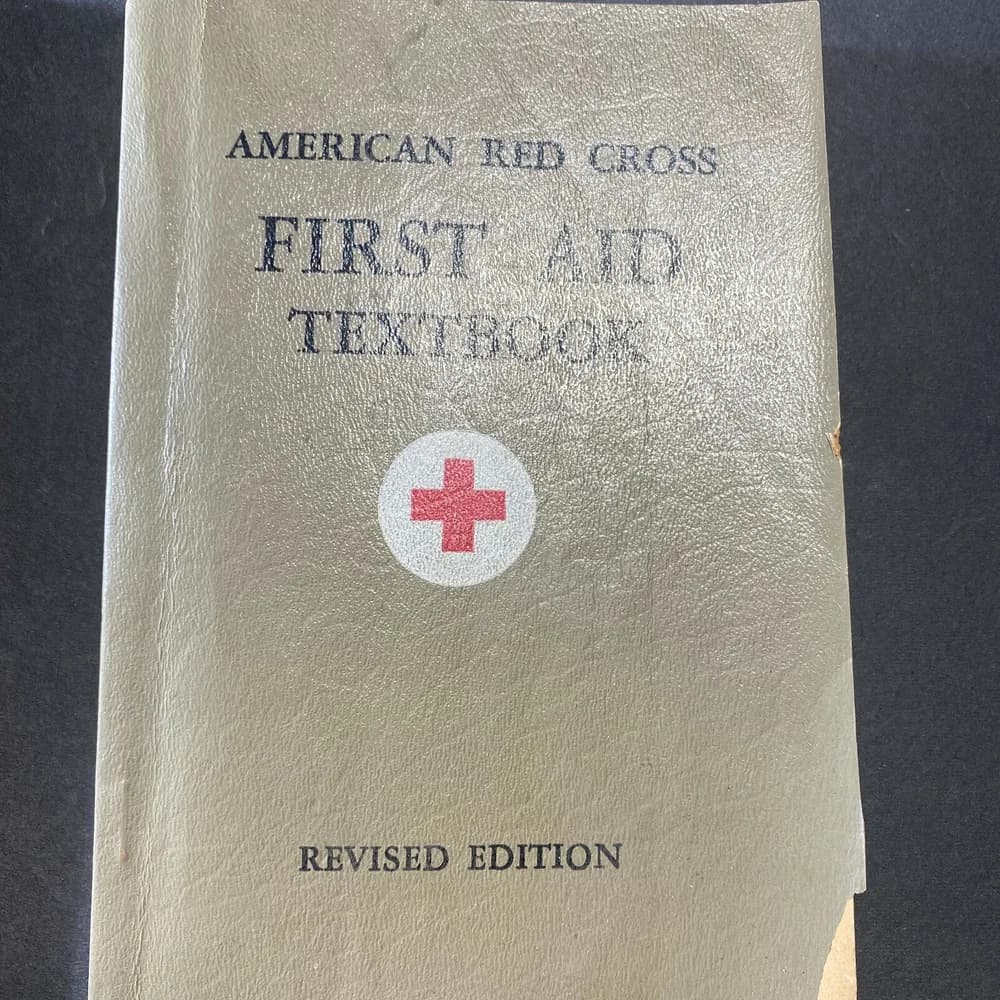 Lot of 3 Vintage American Red Cross First Aid Textbook Healthcare Books 1951 etc - Image 4