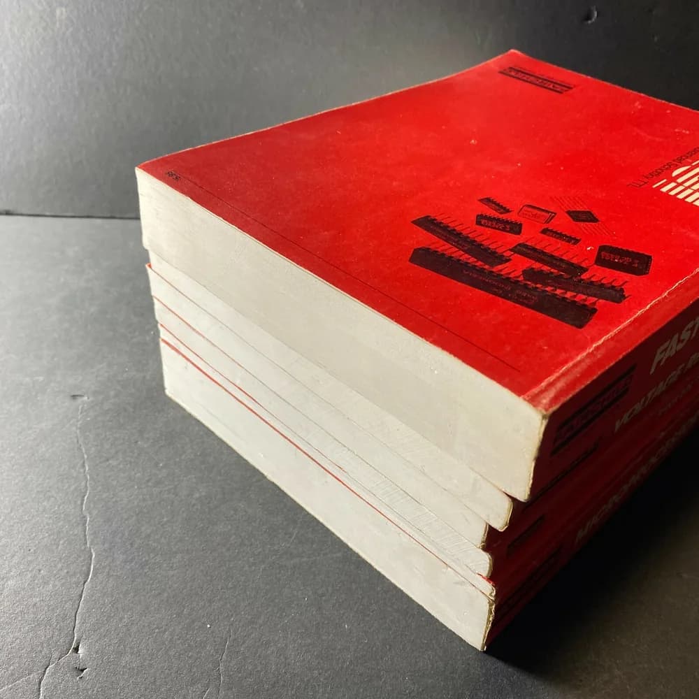 LOT OF 6 FAIRCHILD BOOKS /  DATA  VOLTAGE REGULATOR MEMORY MICROPROCESSOR 1980s - Image 2