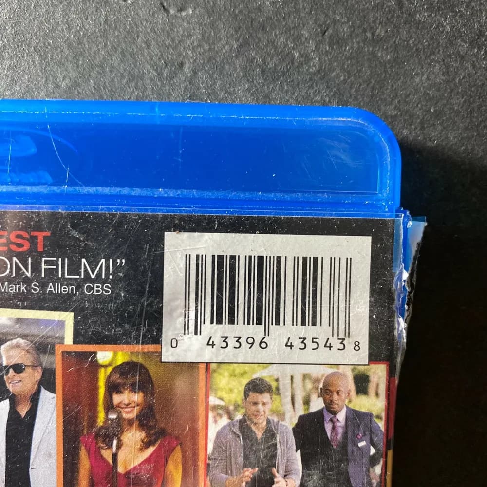 Last Vegas Two Disc Combo: Blu-ray / DVD Robert De Niro Michael Douglas Comedy - Image 3
