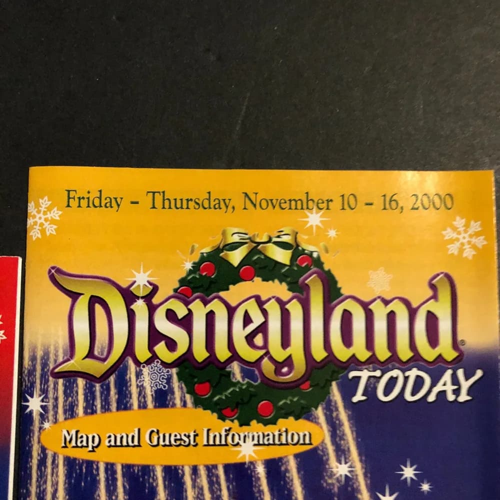 Lot of 2: Disneyland today 2000 Let it snow! Map and guest information brochure - Image 3