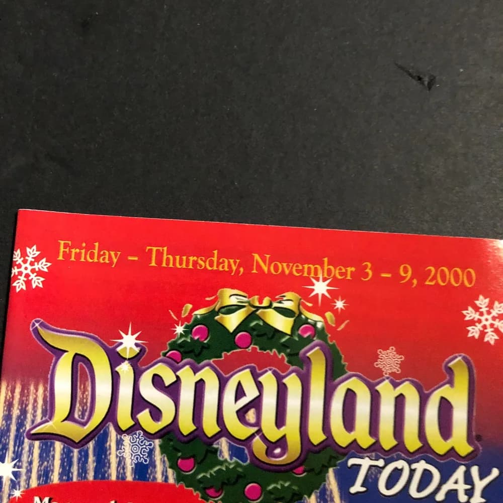 Lot of 2: Disneyland today 2000 Let it snow! Map and guest information brochure - Image 4