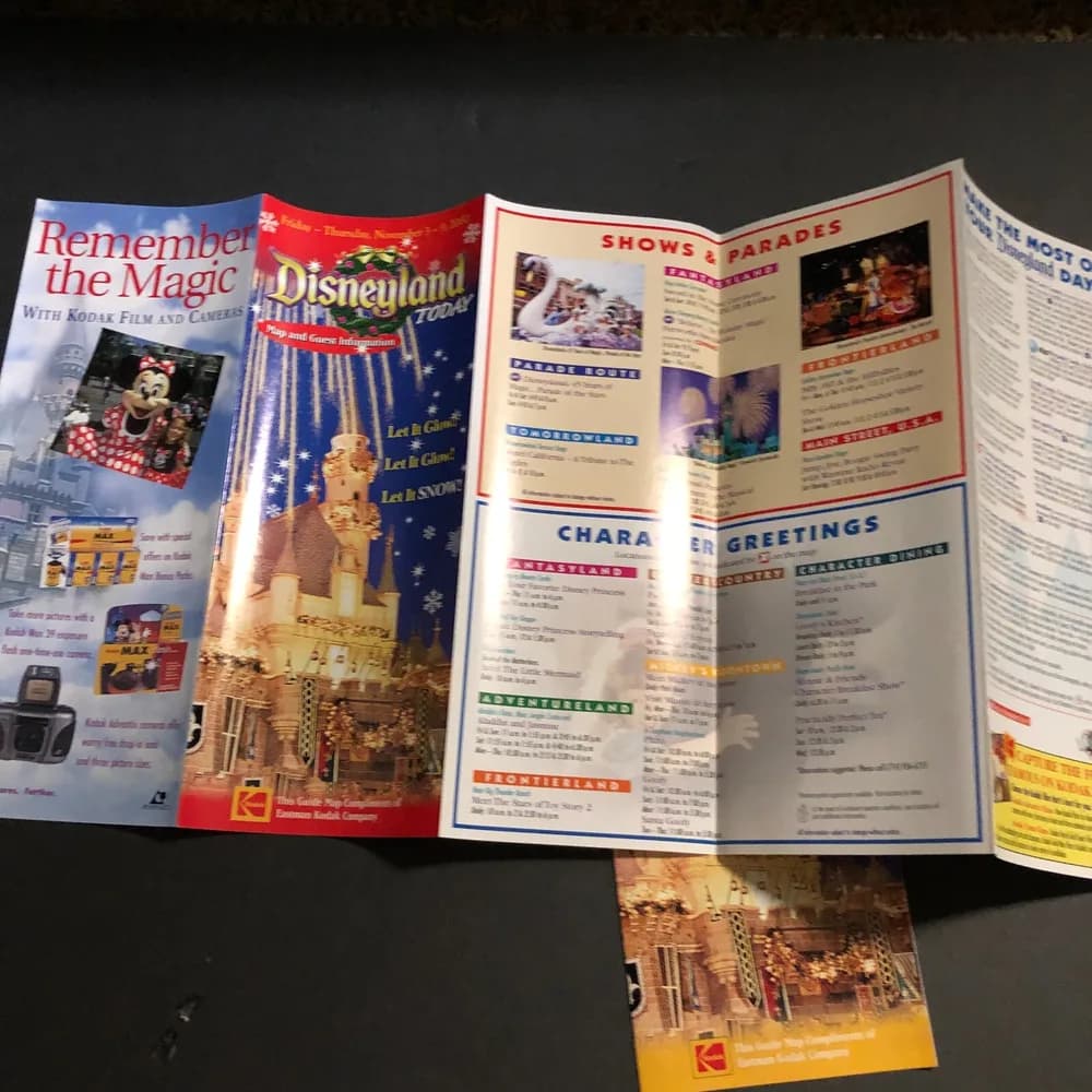 Lot of 2: Disneyland today 2000 Let it snow! Map and guest information brochure - Image 7