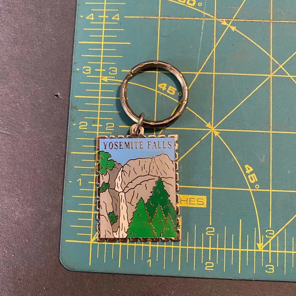 Vintage 90s YOSEMITE FALLS Keychain Tourist Travel CALIFORNIA National Park - Image 2