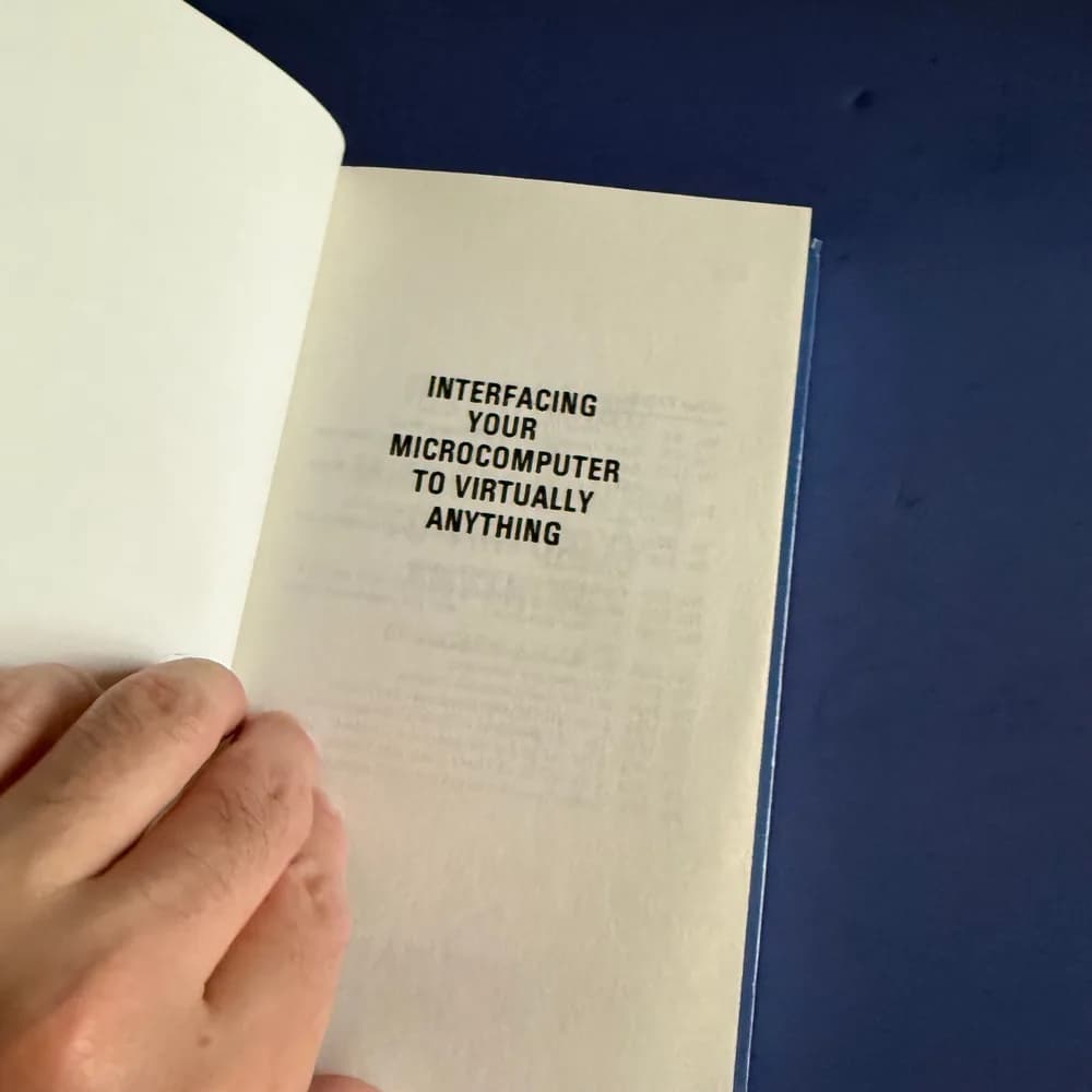 INTERFACING YOUR MICROCOMPUTER TO VIRTUALLY ANYTHING By Joseph J Carr EXCELLENT - Image 2