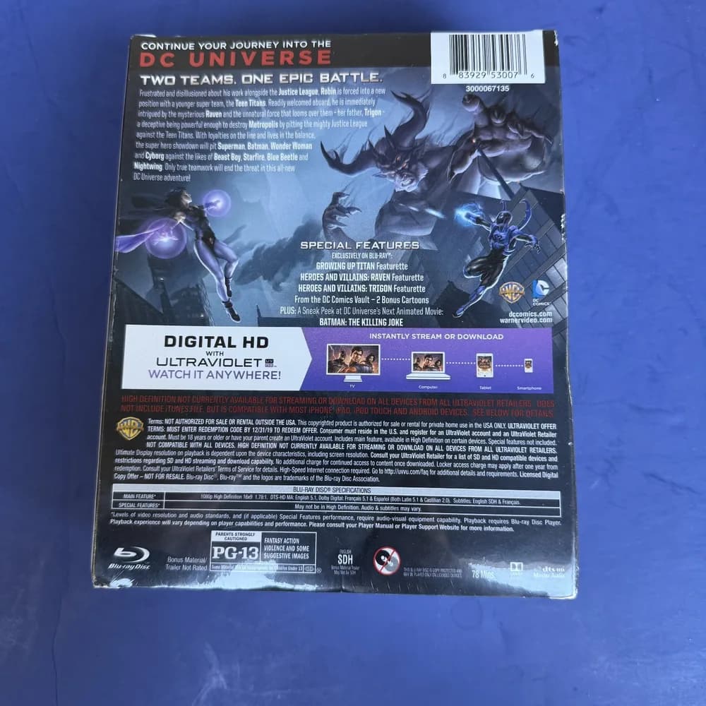 Justice League Vs. Teen Titans Blu-ray And DVD Limited Numbered Edition Gift Set - Image 3