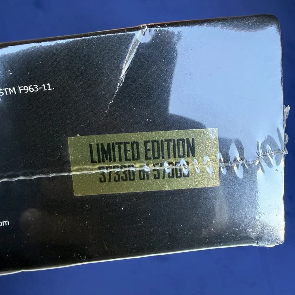 Justice League Vs. Teen Titans Blu-ray And DVD Limited Numbered Edition Gift Set - Image 7