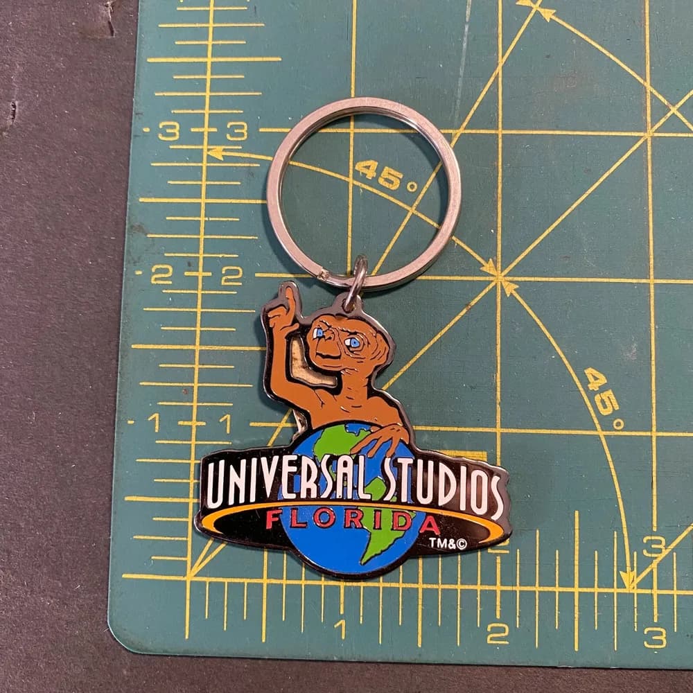 Vintage 2001 Universal Studios E.T. Extra Terrestrial Pin