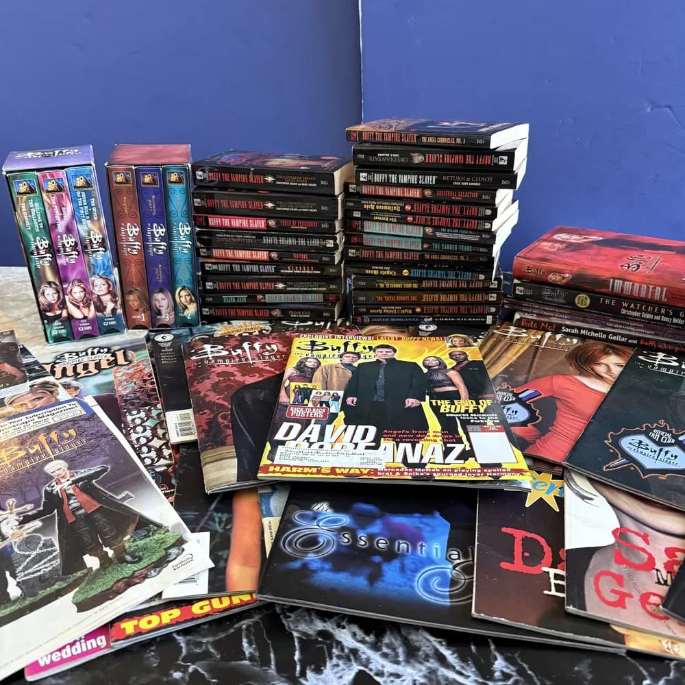 HUGE Buffy the Vampire Slayer/Angel Lot, Vintage YA HTF Horror Novels Y2K