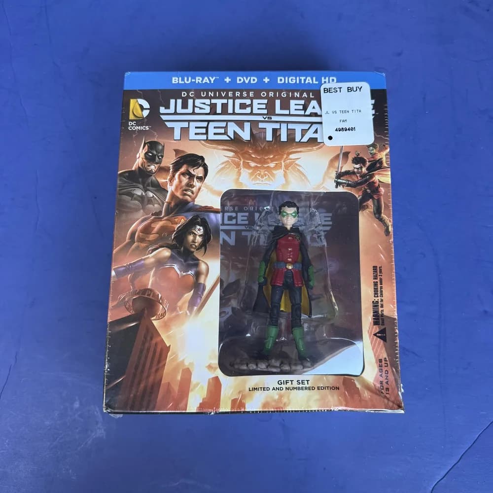 Justice League Vs. Teen Titans Blu-ray And DVD Limited Numbered Edition Gift Set